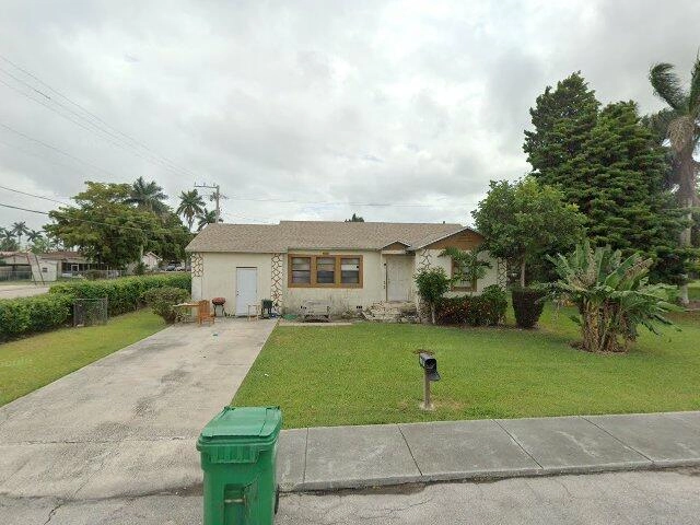 House image located at Pahokee, FL 33476