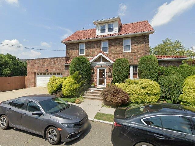 House image located at Darien, IL 60561