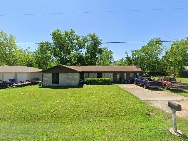 House image located at Angleton, TX 77515