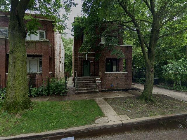 House image located at Chicago, IL 60609