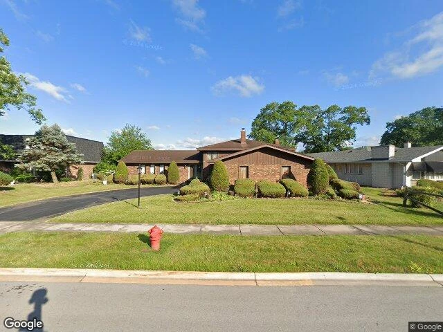 House image located at South Holland, IL 60473