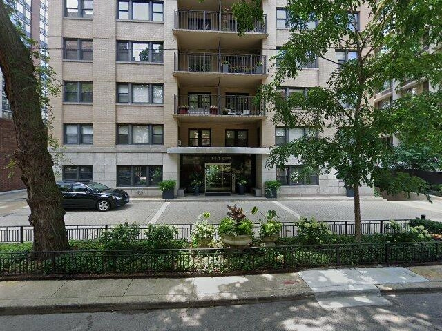 House image located at Chicago, IL 60610