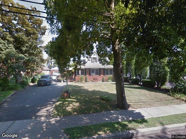 House image located at West Islip, NY 11795