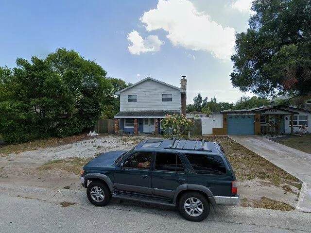 House image located at Saint Petersburg, FL 33713