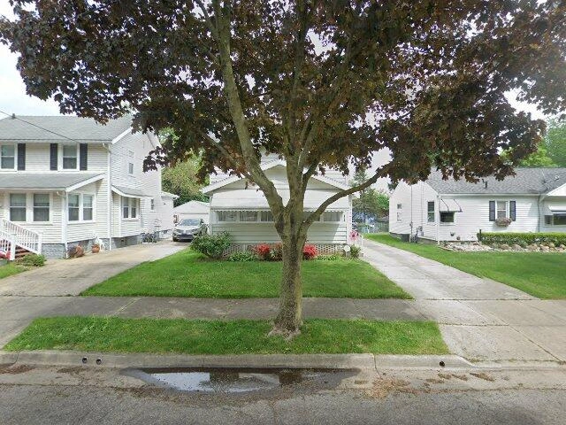 House image located at Akron, OH 44310