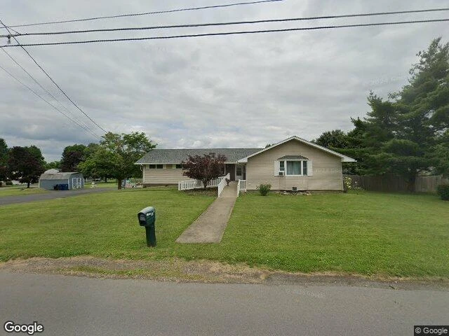 House image located at Newark, NY 14513