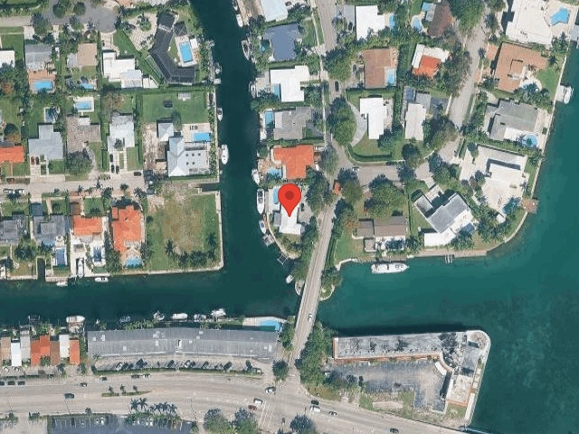 House image located at Miami, FL 33181