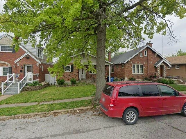 House image located at Saint Louis, MO 63125