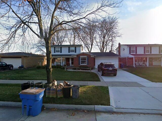 House image located at Warren, MI 48093