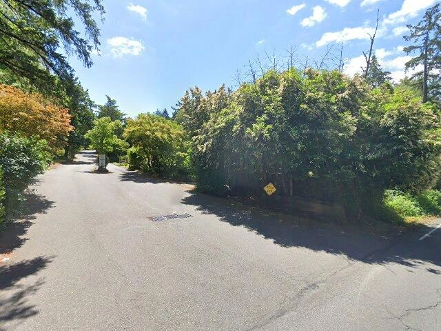 House image located at Portland, OR 97219
