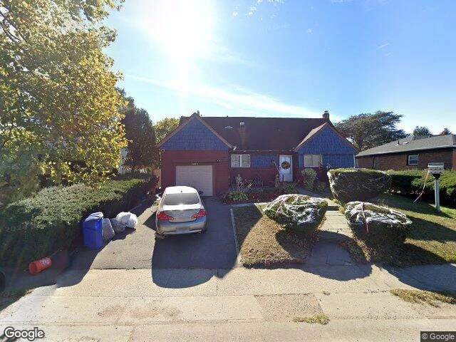 House image located at Hewlett, NY 11557