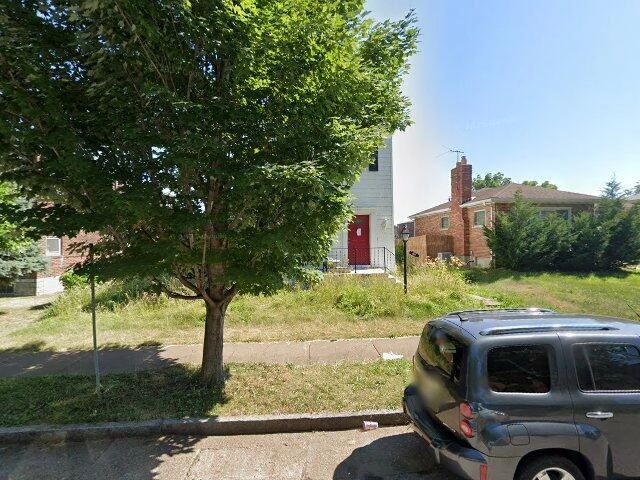 House image located at Saint Louis, MO 63116