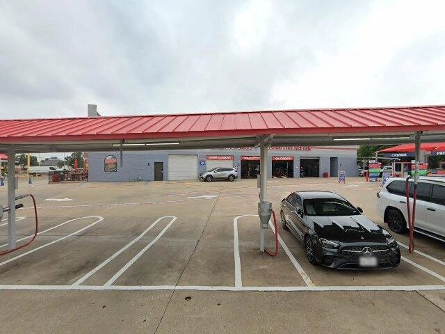 House image located at Dallas, TX 75252