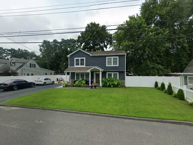 House image located at Glastonbury, CT 06033