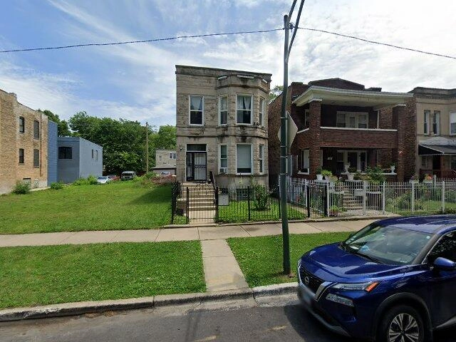 House image located at Chicago, IL 60609