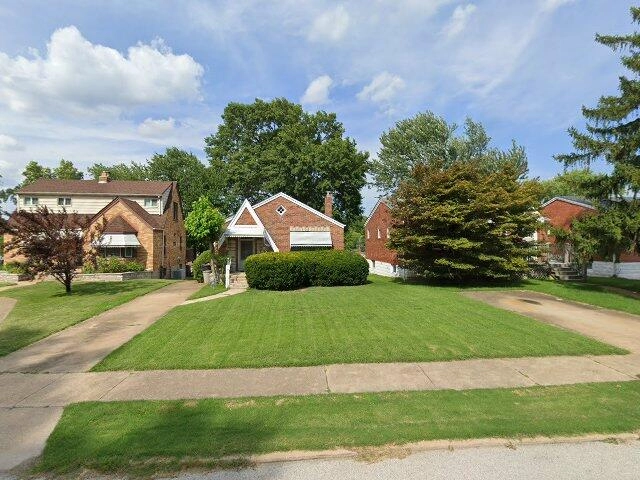 House image located at Saint Louis, MO 63125
