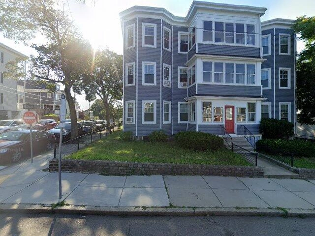 House image located at Elgin, IL 60123