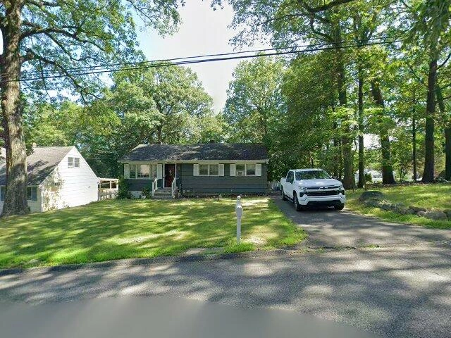 House image located at Oakland, NJ 07436