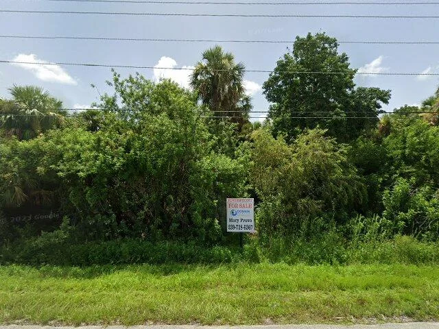 House image located at North Fort Myers, FL 33917