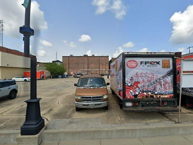 House image located at Decatur, IL 62523