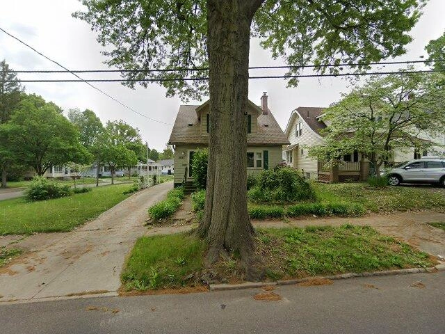 House image located at Akron, OH 44305