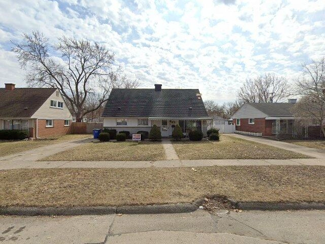 House image located at Warren, MI 48091