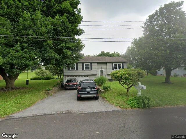House image located at Newark, NY 14513