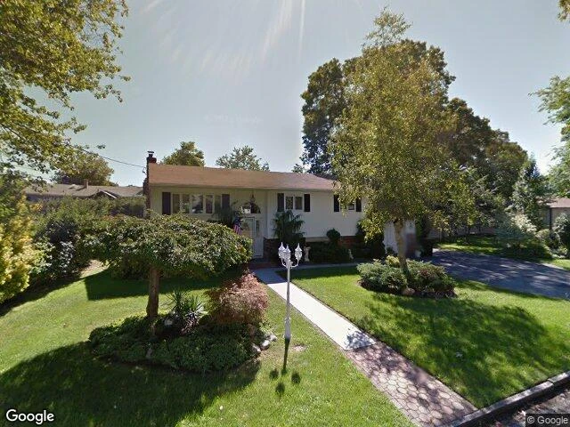 House image located at West Islip, NY 11795