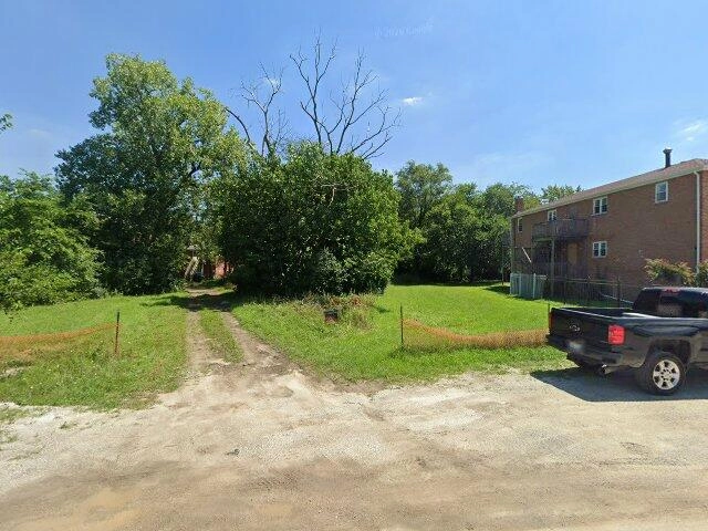 House image located at Robbins, IL 60472