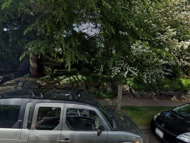 House image located at Tampa, FL 33605