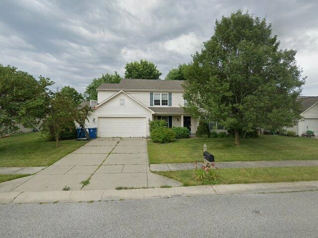 House image located at Avon, IN 46123