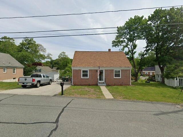 House image located at Raymond, NH 03077