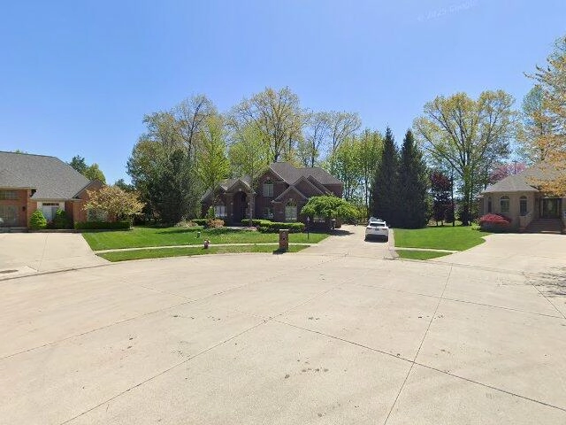 House image located at Utica, MI 48315