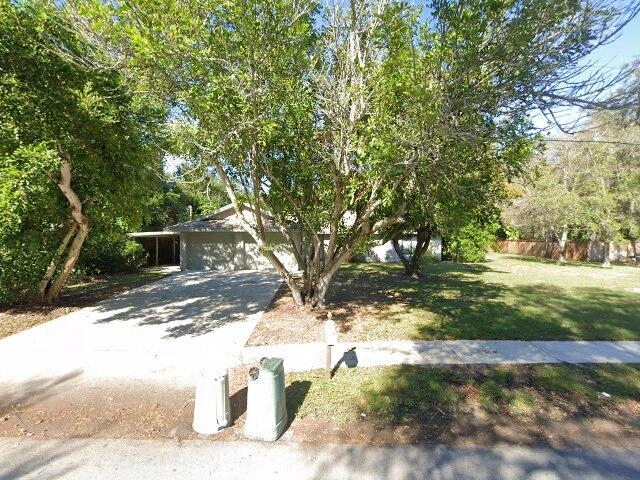 House image located at Tarpon Springs, FL 34689