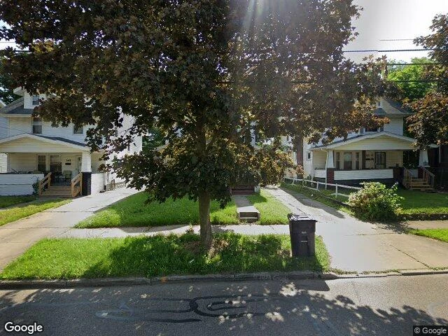 House image located at Akron, OH 44320