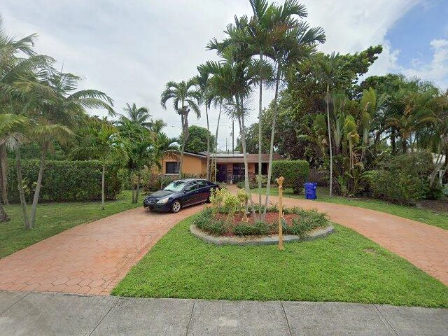 House image located at Miami, FL 33162