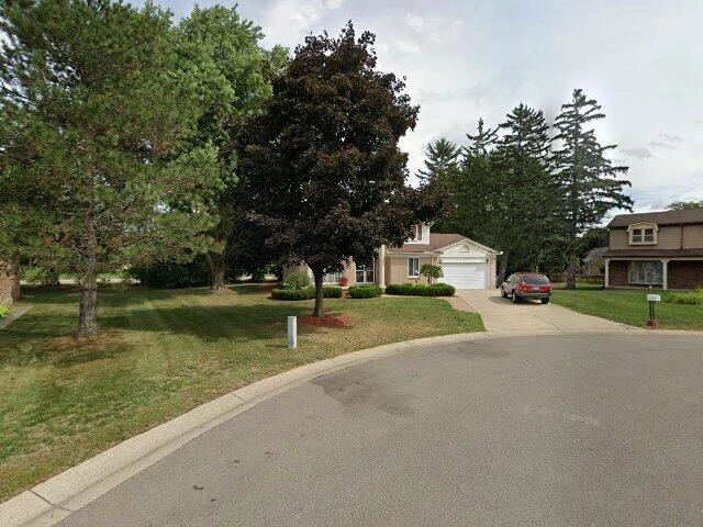 House image located at Rochester, MI 48307