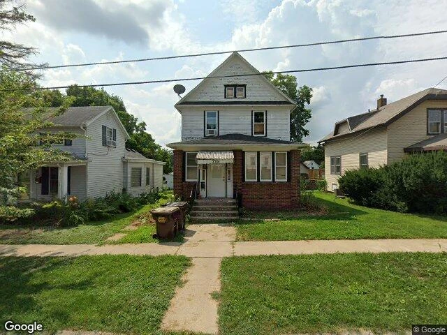 House image located at Freeport, IL 61032