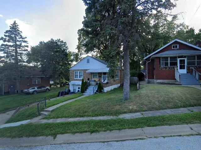 House image located at Saint Louis, MO 63121
