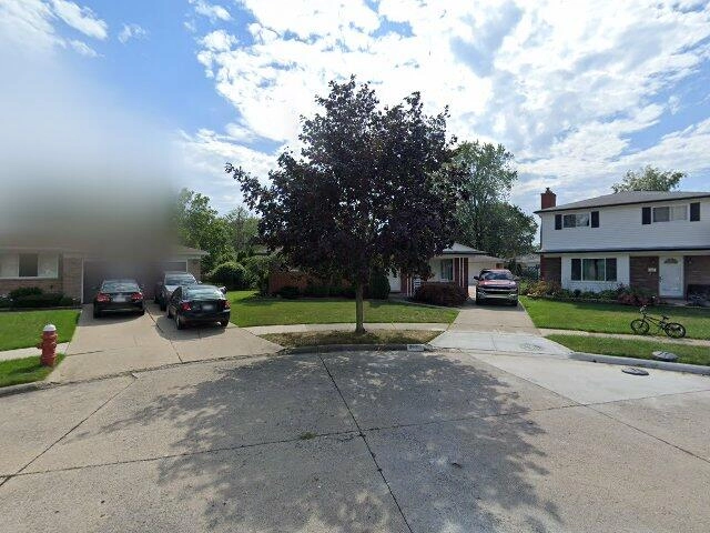 House image located at Warren, MI 48091