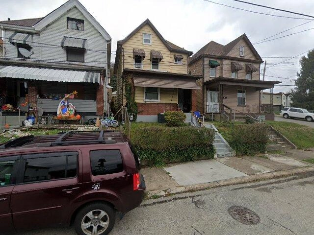 House image located at Glassport, PA 15045