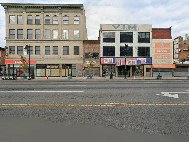 House image located at Newark, NJ 07102