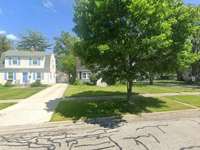 House image located at Broadview, IL 60155