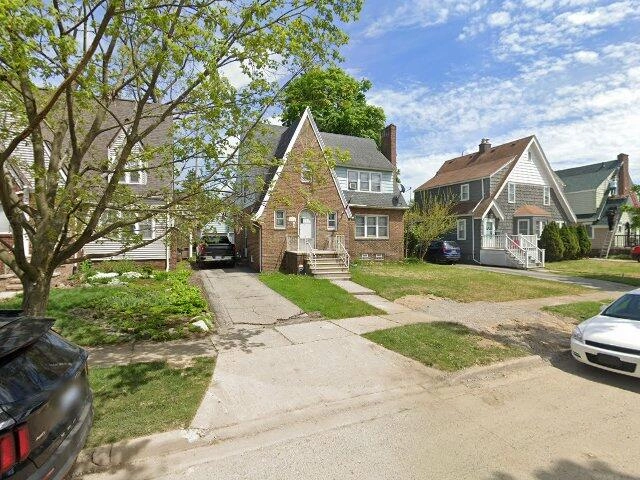 House image located at Pontiac, MI 48341