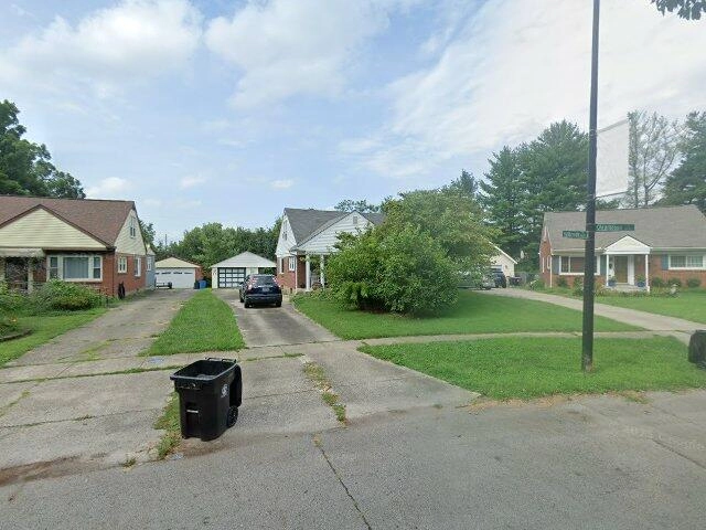 House image located at Louisville, KY 40220