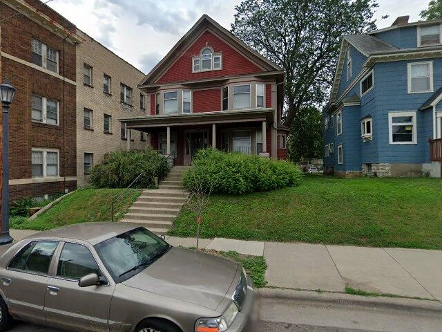 House image located at Minneapolis, MN 55403