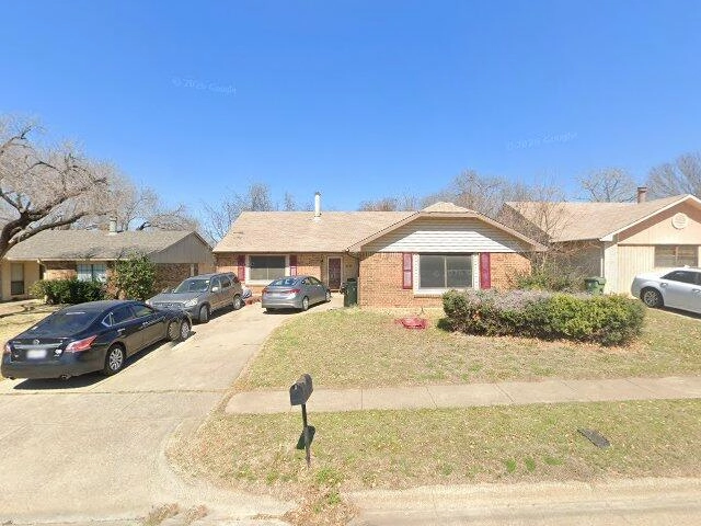 House image located at Arlington, TX 76016