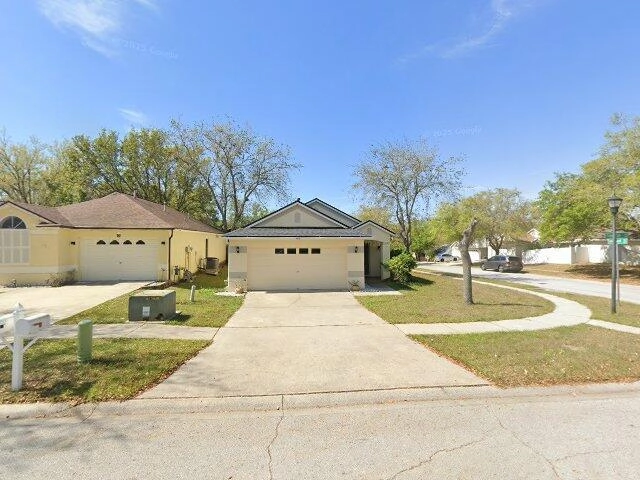 House image located at Valrico, FL 33594