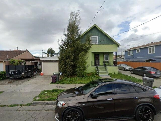 House image located at Oakland, CA 94621
