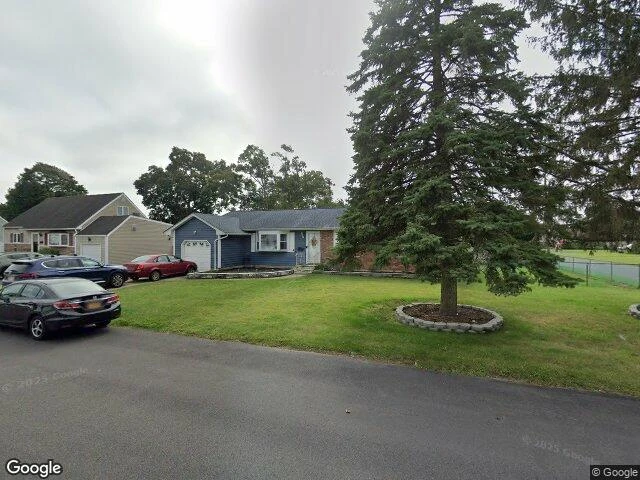 House image located at West Babylon, NY 11704